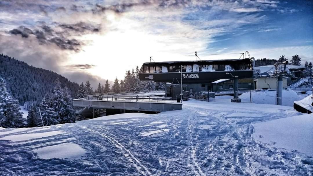 Votre Studio Balneo Bien-Etre A La Montagne Thollon-les-Memises Bagian luar foto